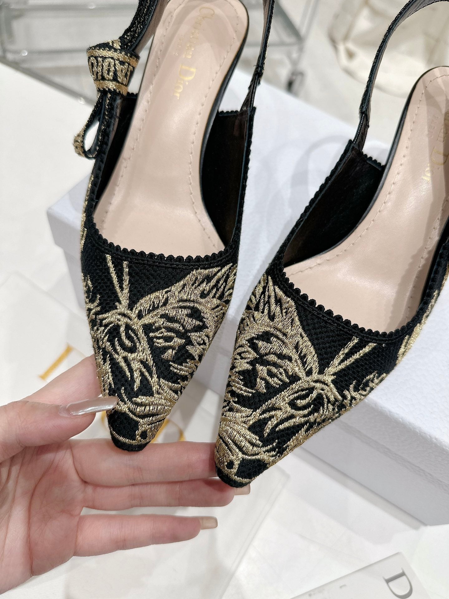 Luxury Shoes - DIR - 443