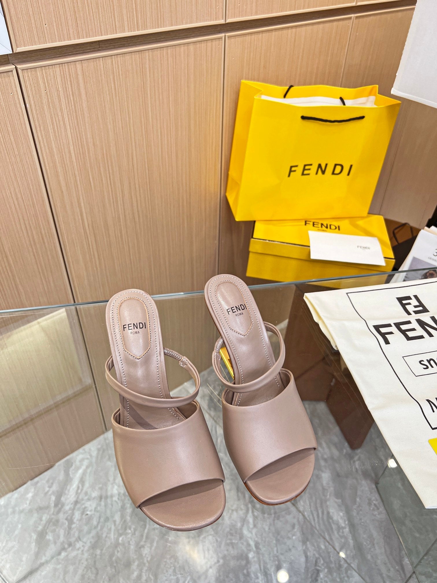 Luxury Shoes - FED - 157