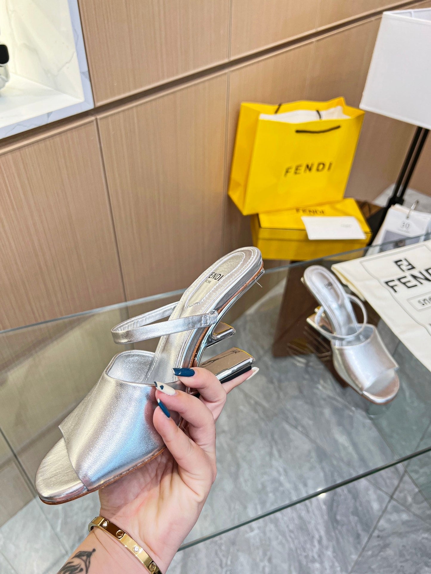 Luxury Shoes - FED - 156