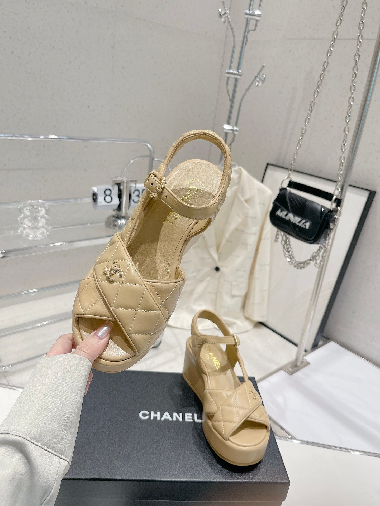 Luxury Shoes Sandals - CHL - 180
