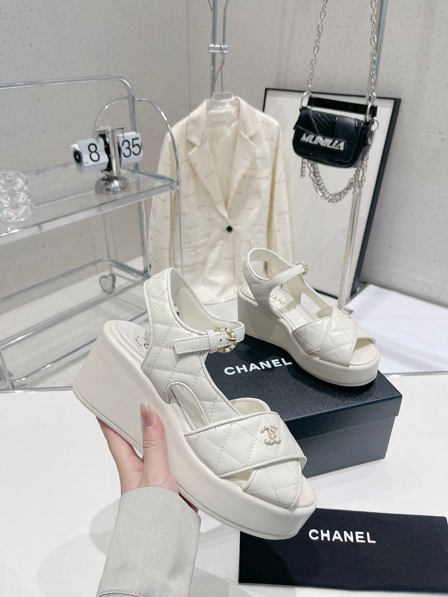 Luxury Shoes Sandals - CHL - 181