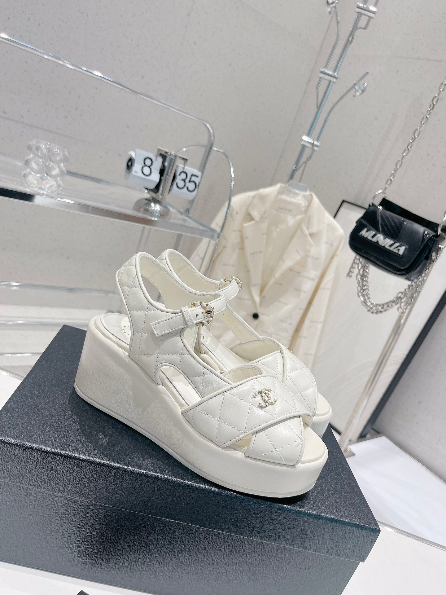 Luxury Shoes Sandals - CHL - 181