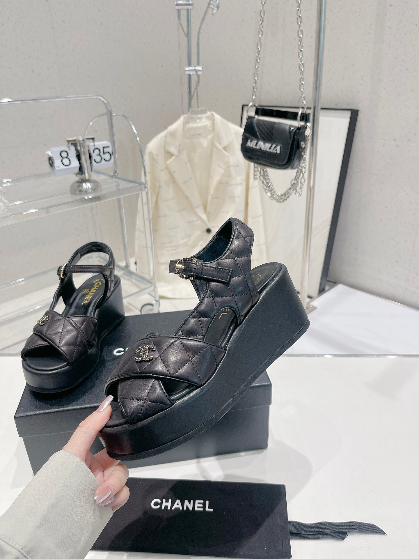 Luxury Shoes Sandals - CHL - 182