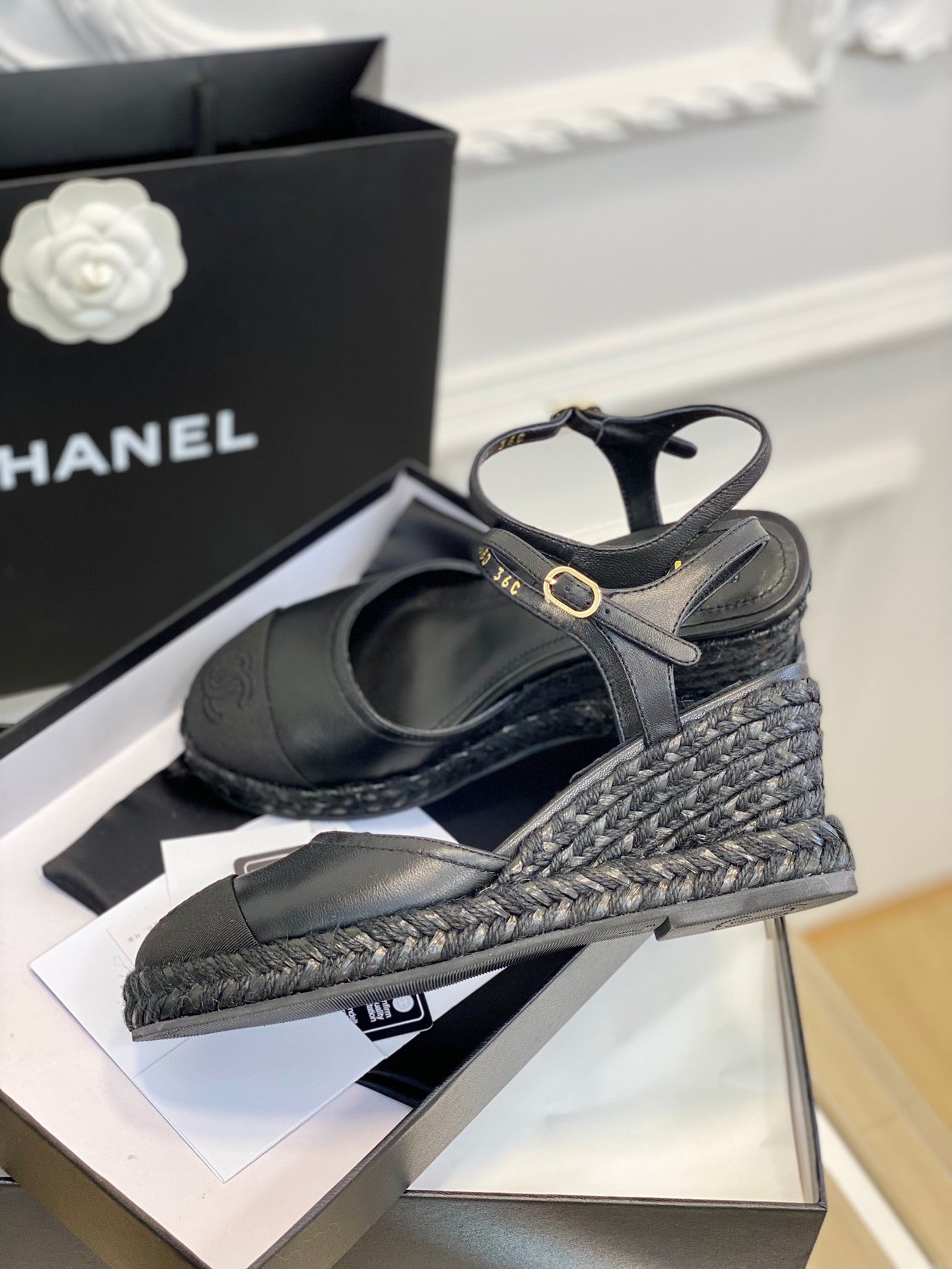 Luxury Shoes Sandals - CHL - 095