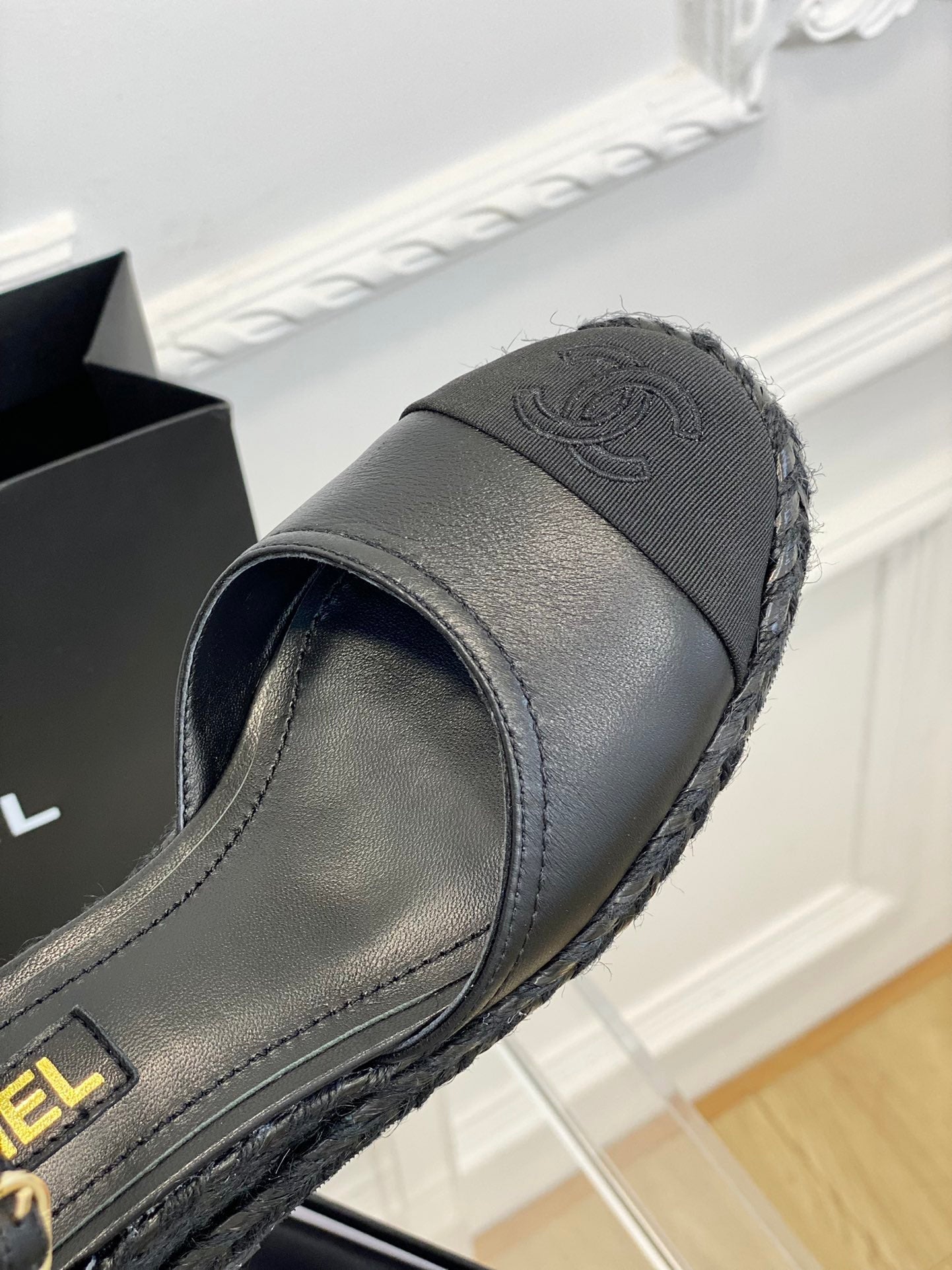 Luxury Shoes Sandals - CHL - 095