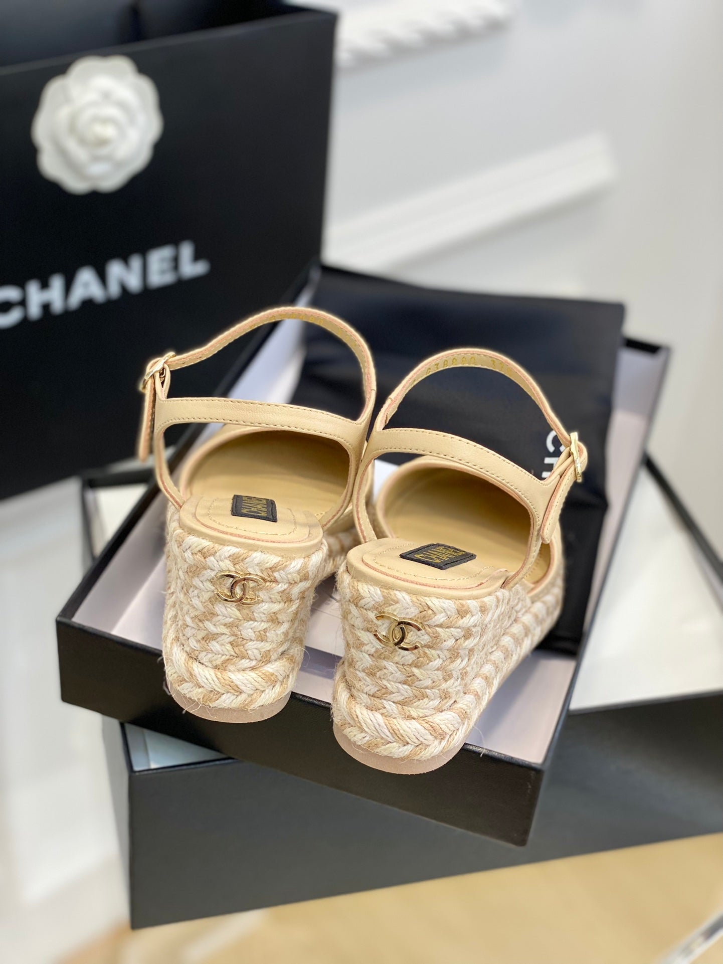 Luxury Shoes Sandals - CHL - 096