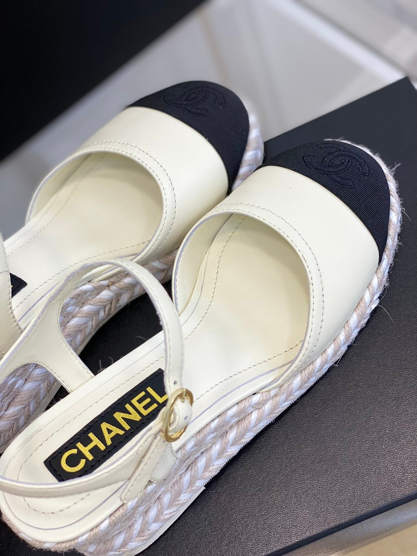 Luxury Shoes Sandals - CHL - 097