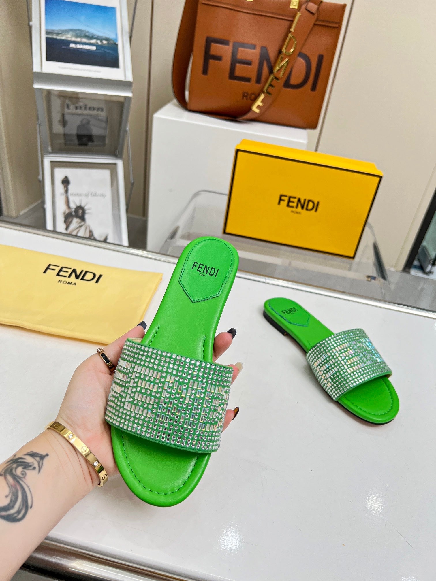 Luxury Shoes - FED - 072