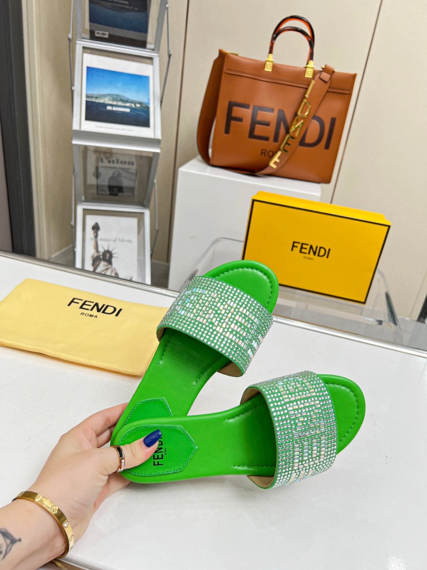 Luxury Shoes - FED - 072