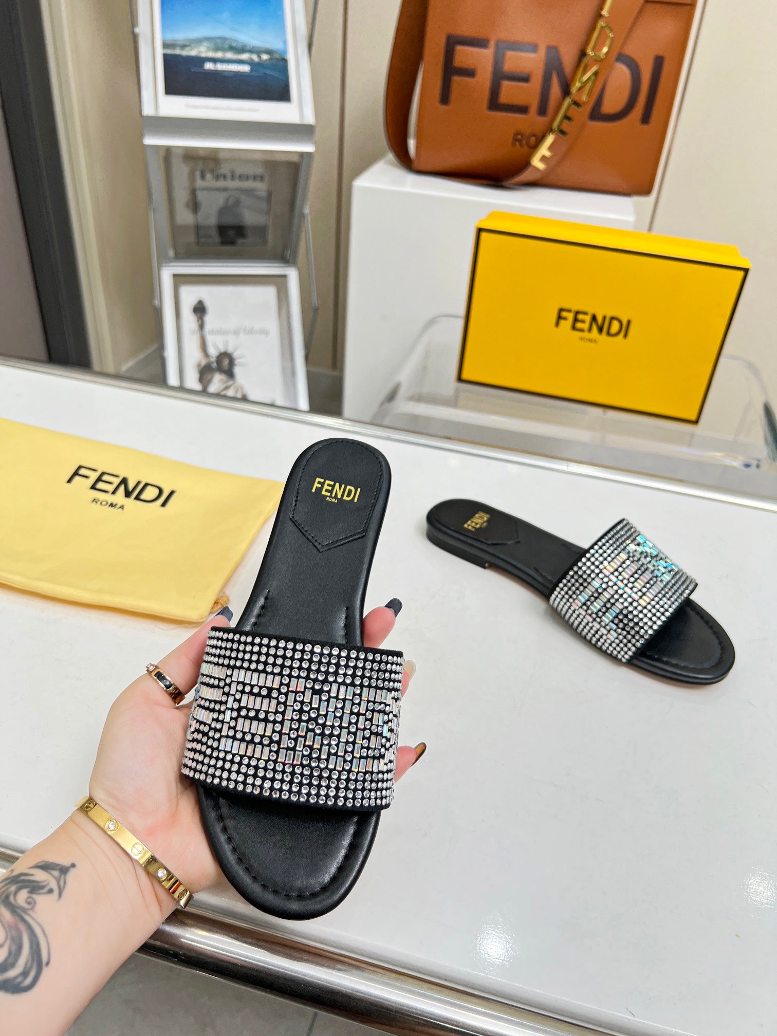 Luxury Shoes - FED - 071