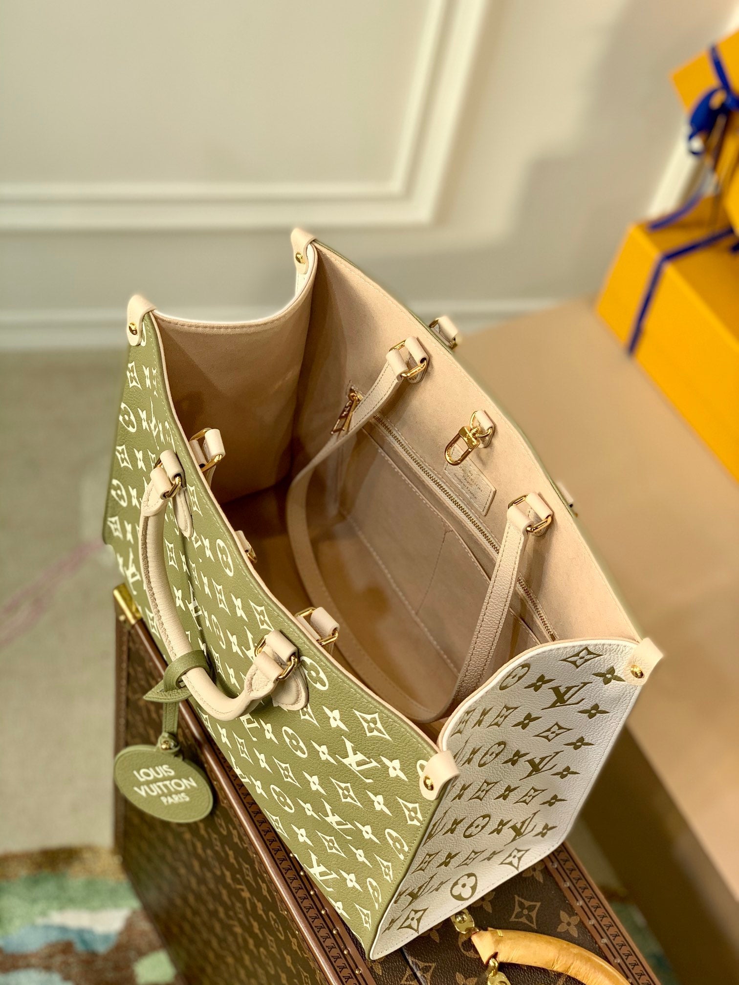 ONTHEGO MONOGRAM EMPREINTE MM TOTE BAG SPRING IN THE CITY M46060 green/grey