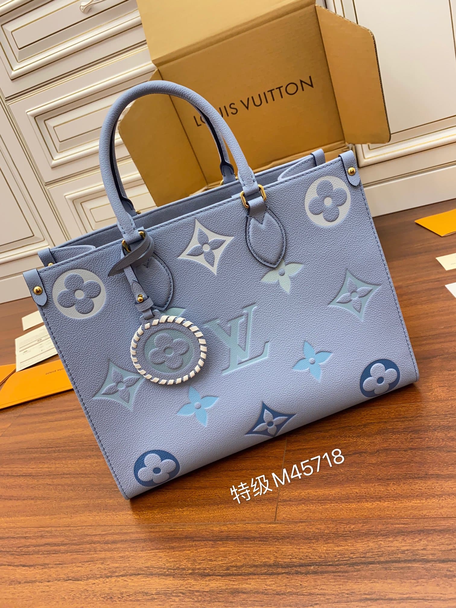 M45717 ONTHEGO MM BAG TOTE M45717 M45718 Cream/Saffron/blue
