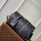 M21448 CITY KEEPALL Monogram 27CM black