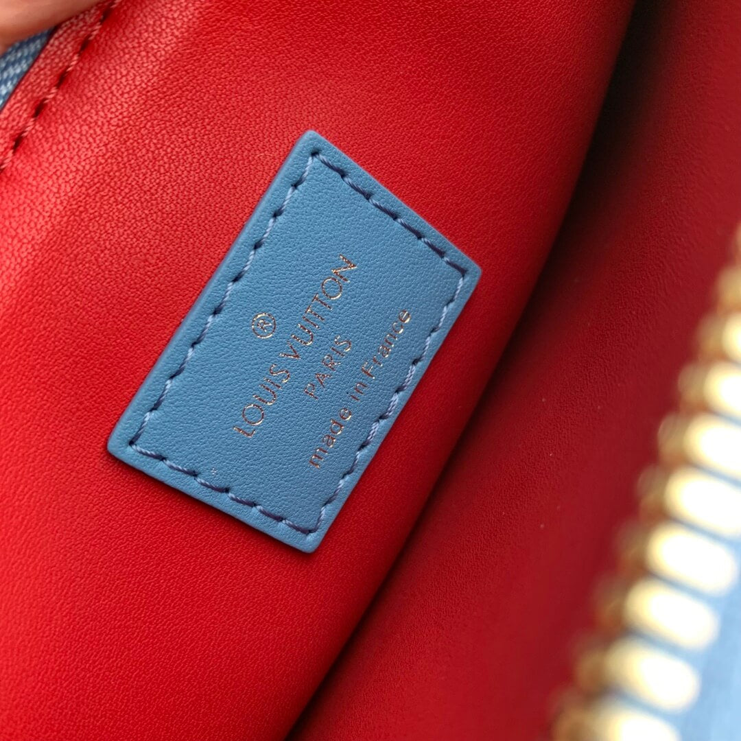 M21650 Coussin Monogram MM 34cm blue Female bag All leather