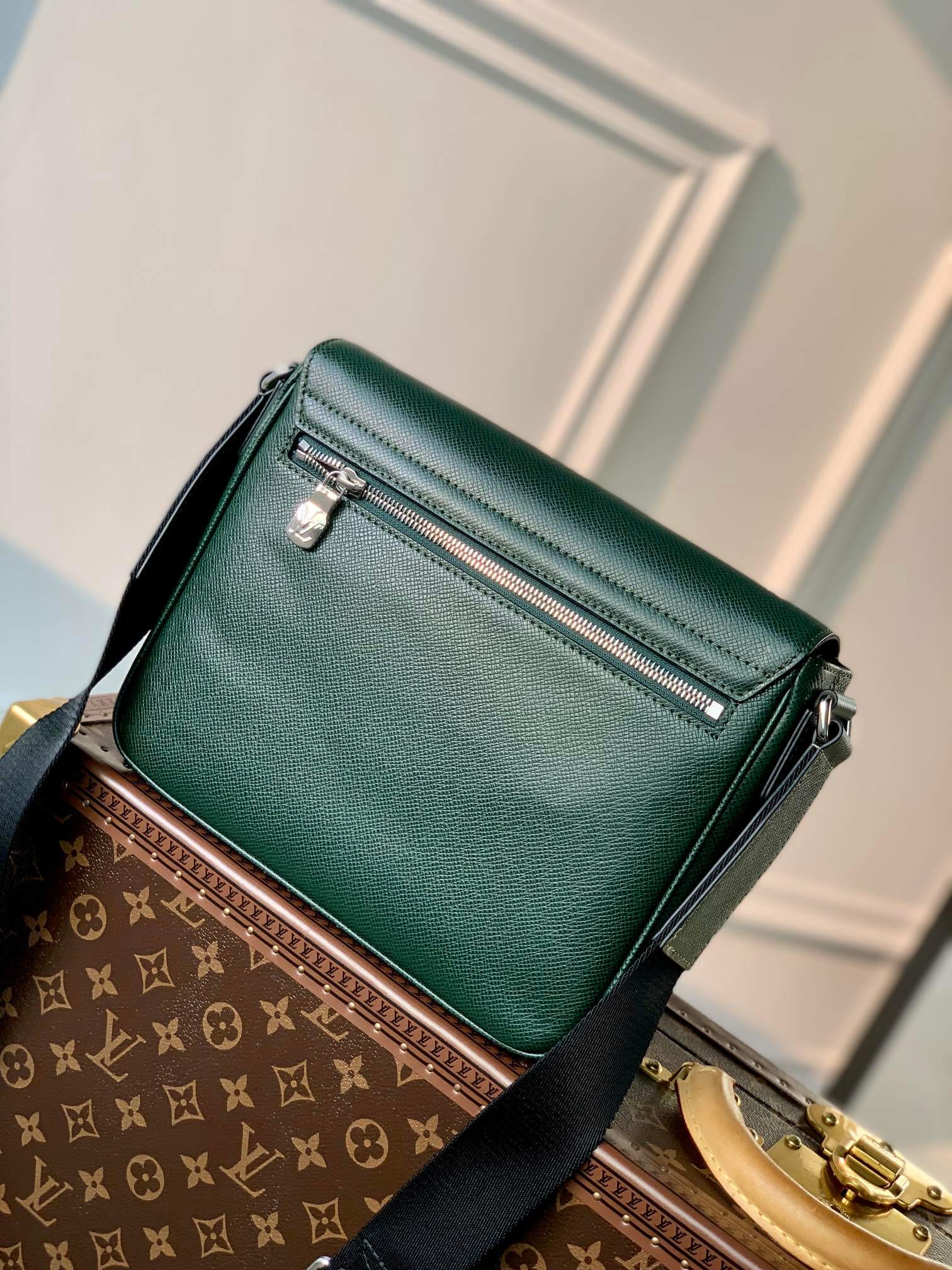 M30861 District PM Taïga 26cm green man bag