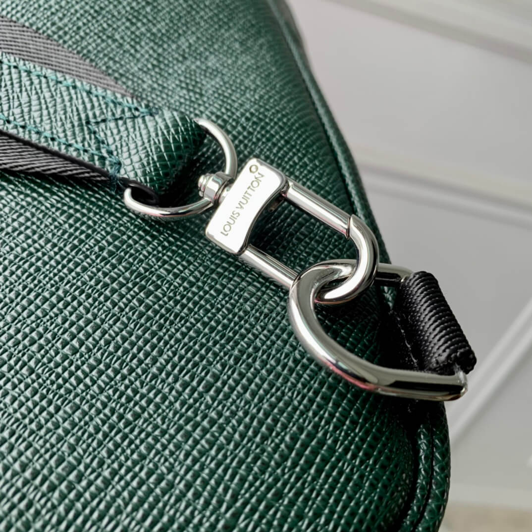 M41719 Avenue Taïga blackish green man bag 20cm