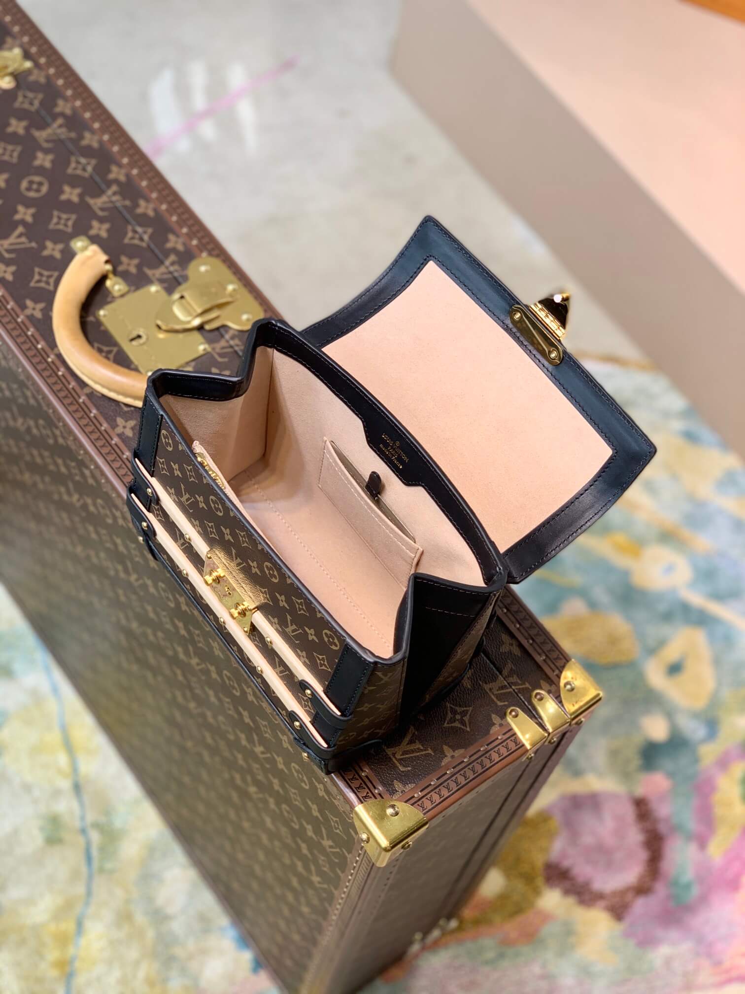 M45908 Nicolas Ghesquière 21cm black