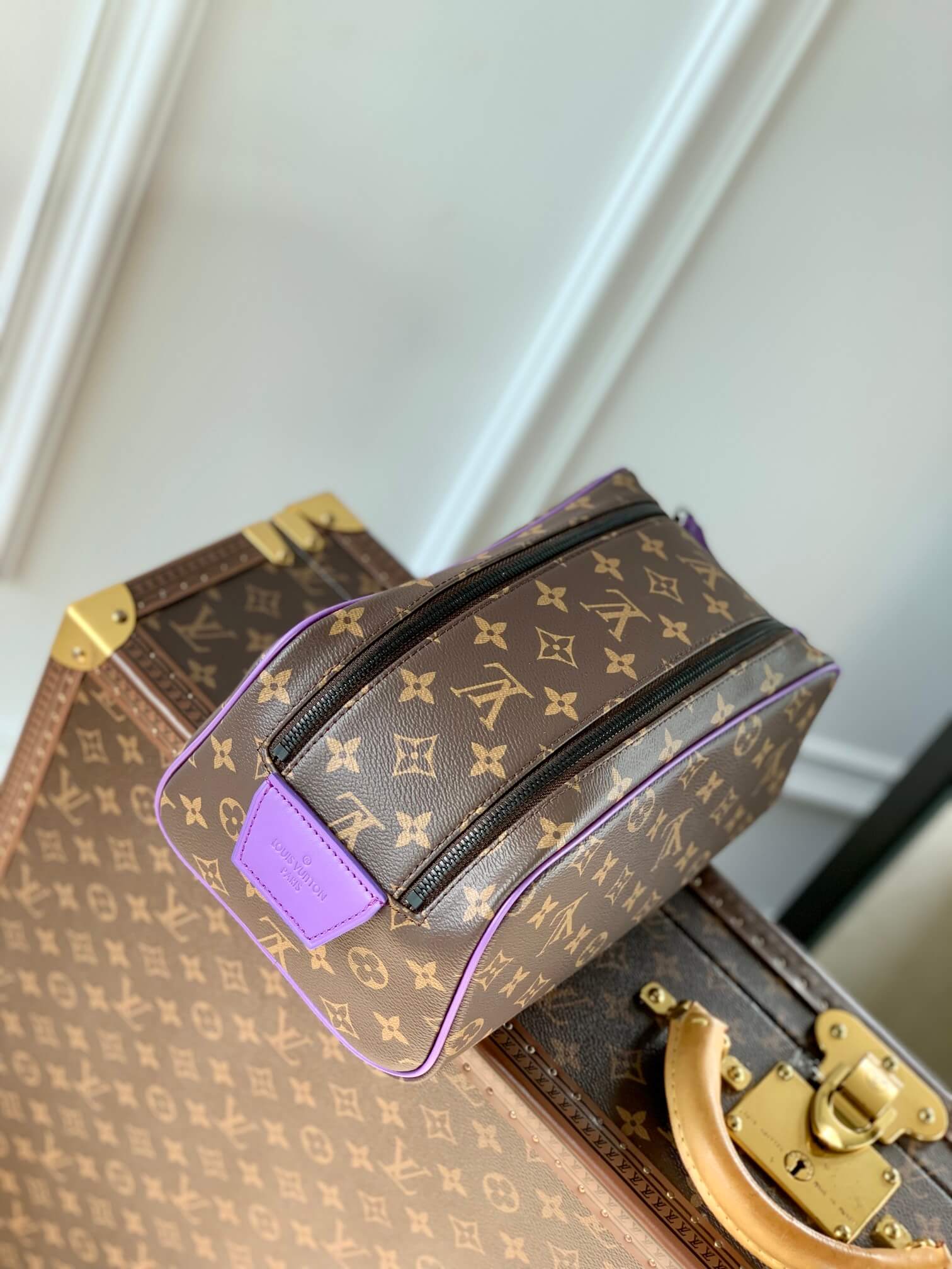 M46253 Dopp Kit Monogram Macassar purple 28cm