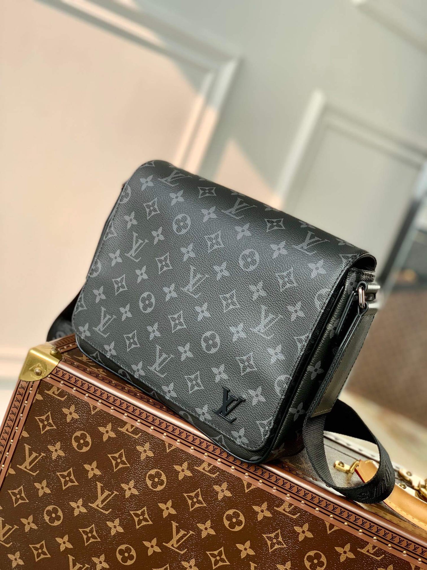 M46255 District PM Taïga 26cm monogram Eclipse black man bag