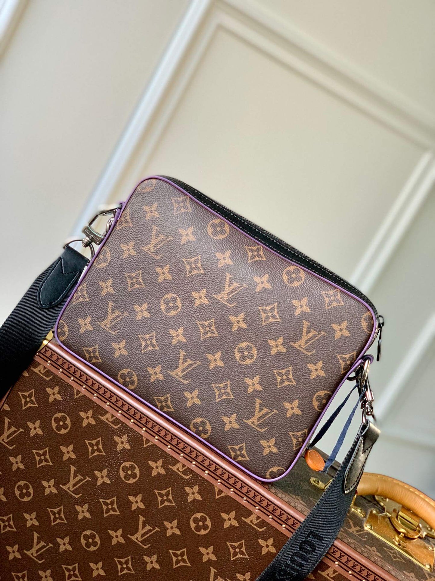 M46266 Trio Sac Plat Monogram Macassar 25cm purple