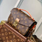 M46279 messenger bag East West Métis monogram 21.5cm brown