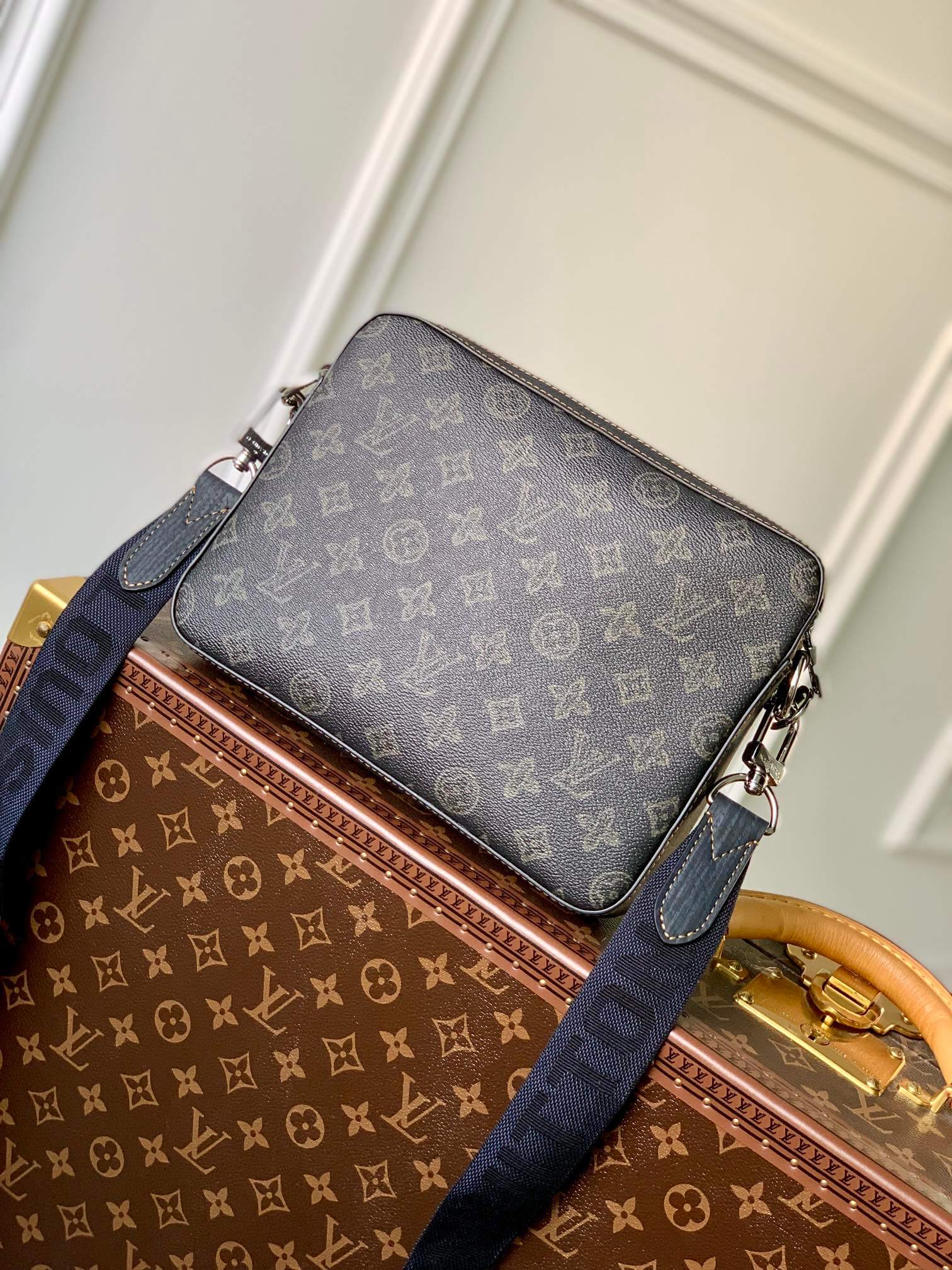 M46340 TRIO MESSENGER Damier Spray 25CM blue