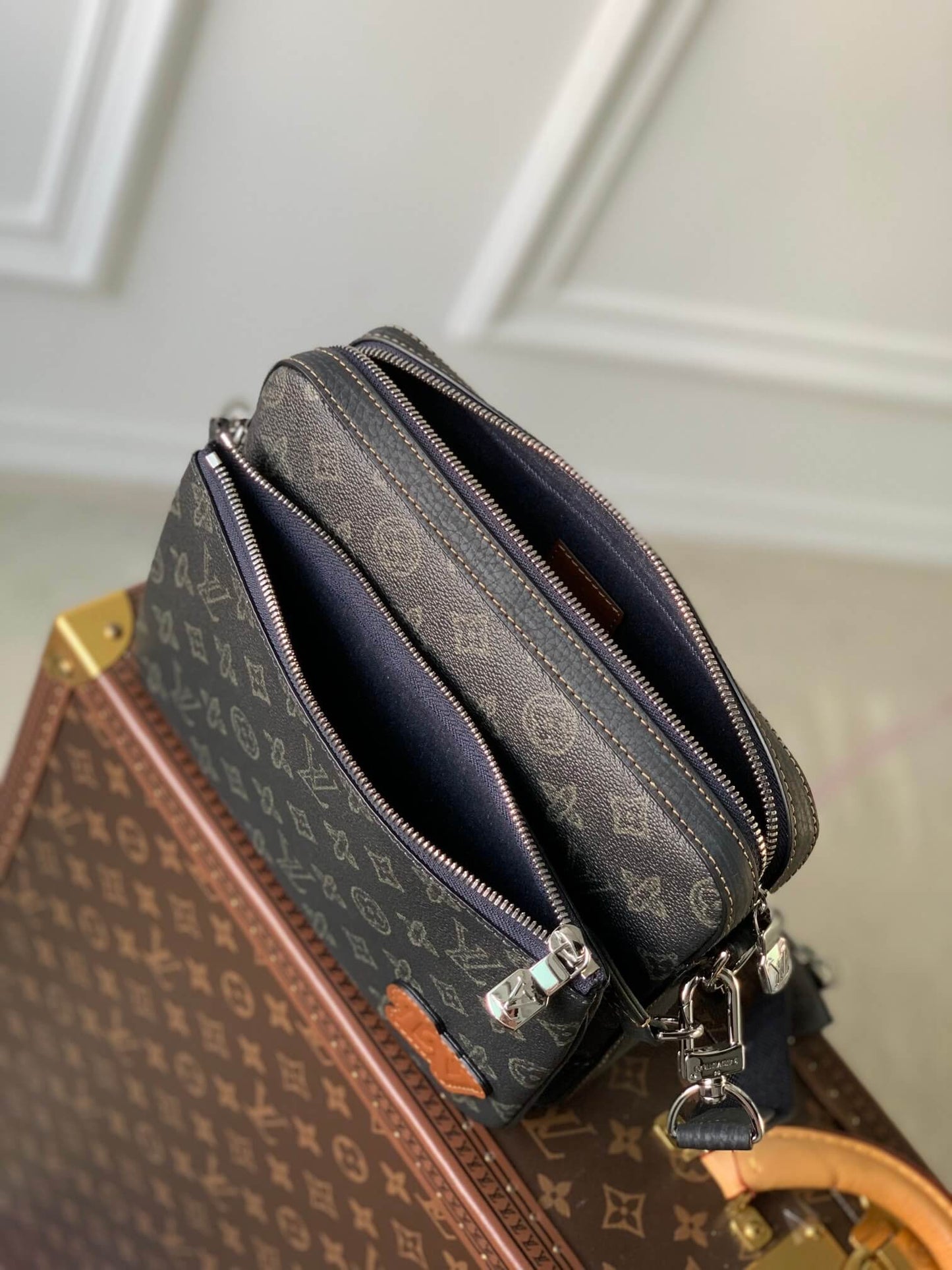 M46340 TRIO MESSENGER Damier Spray 25CM blue