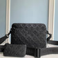 M46602 Trio Messenger Sac Plat 25cm cross body bags black