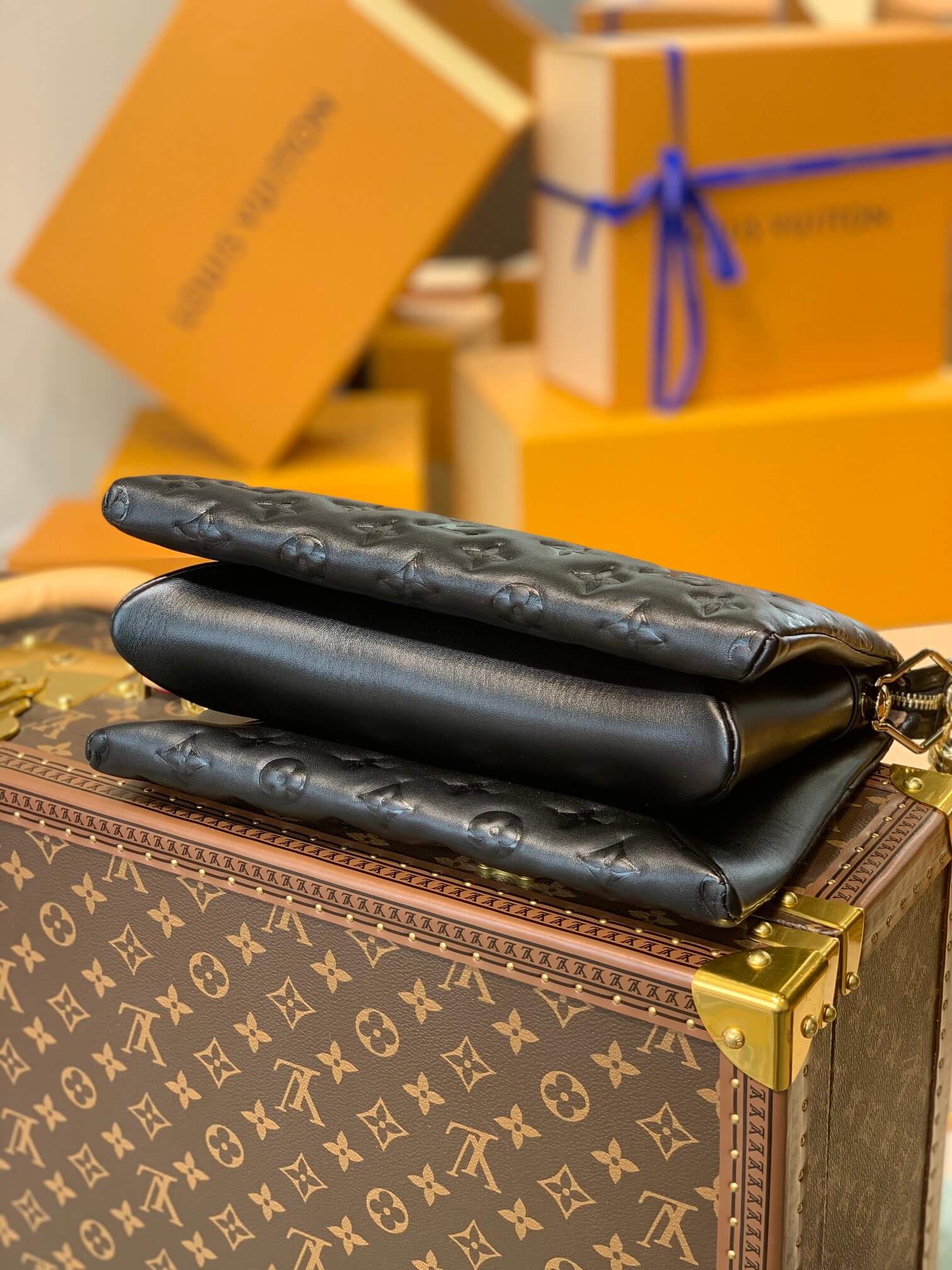 M57790 Coussin Monogram PM 26cm black Female bag All leather