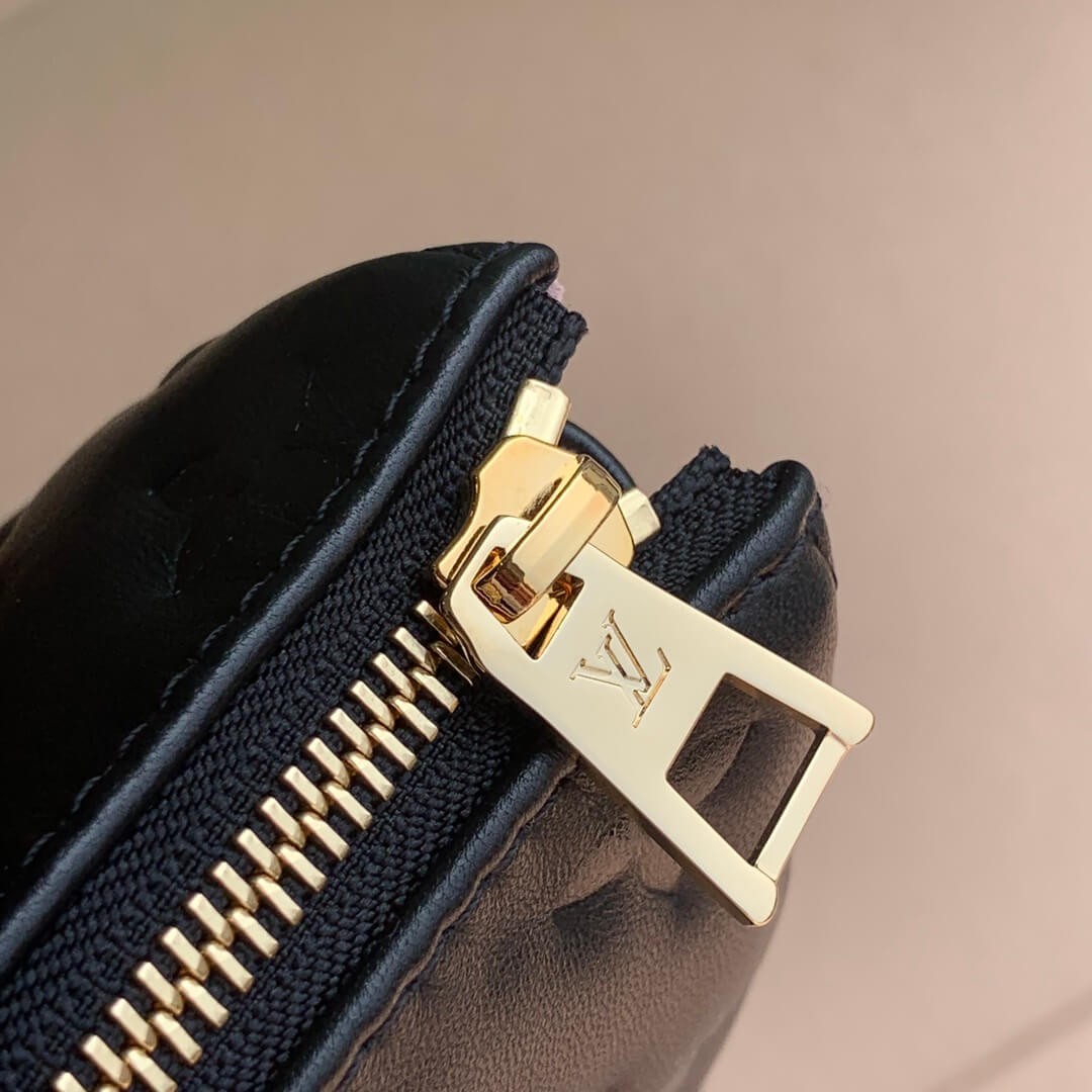 M57790 Coussin Monogram PM 26cm black Female bag All leather