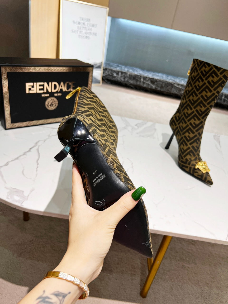 Luxury Shoes - FED - 393