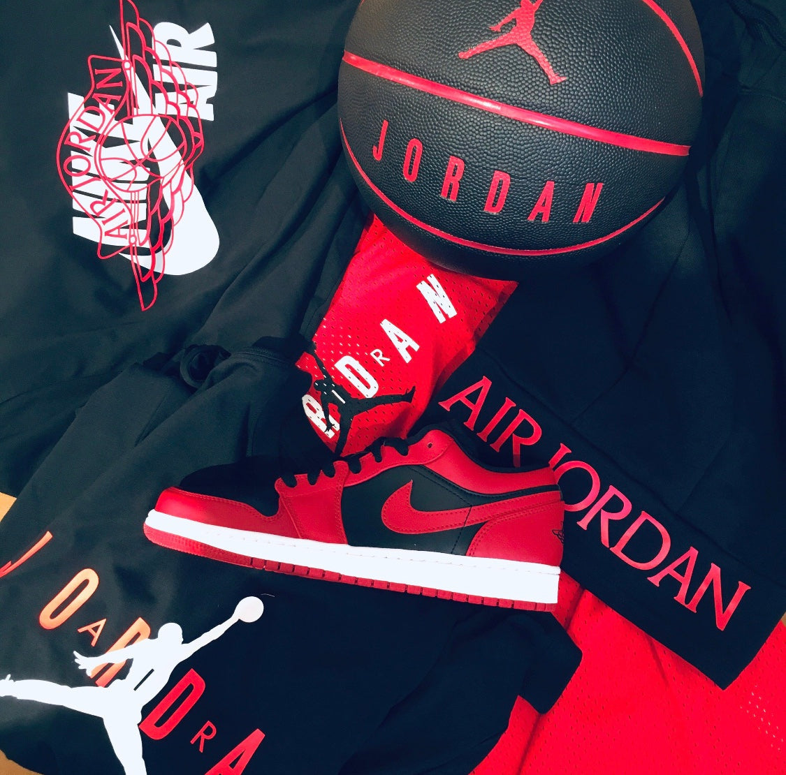 BL - AJ1 Reverse black and red forbidden to wear
