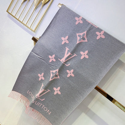 High Quality LUV  Scarf 033