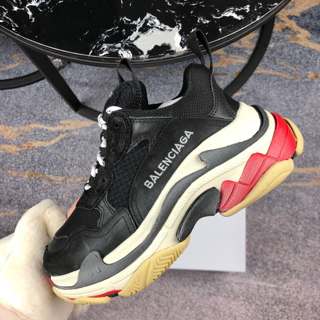 BL - High Quality Bla Sneaker 085