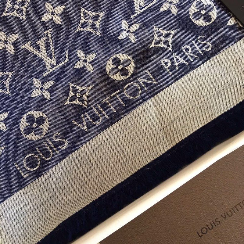 High Quality LUV  Scarf 018