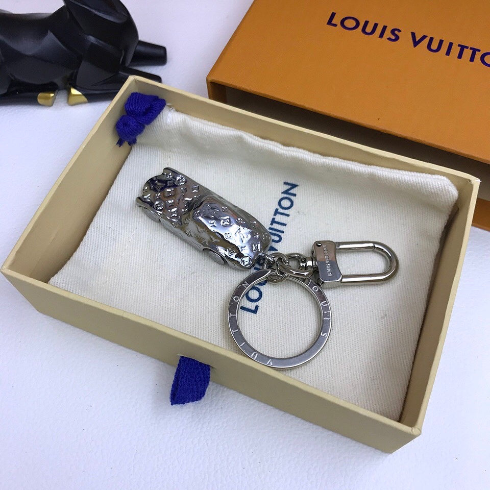 BL - High Quality Keychains LUV 042