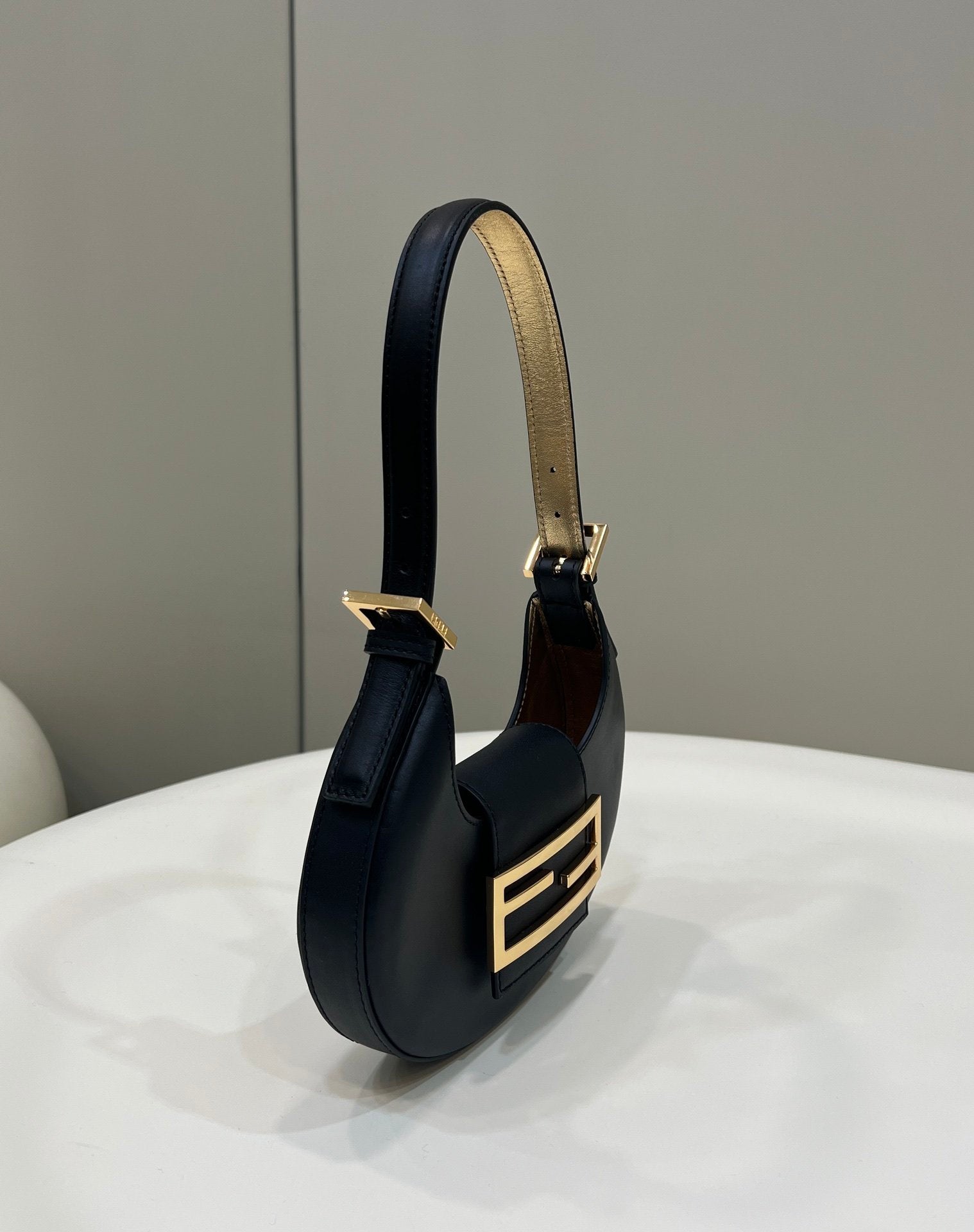 FI Cookie Black For Women, Women’s Handbags, Shoulder Bags 7.4in/19cm FF 8BS065AAIWF0KUR