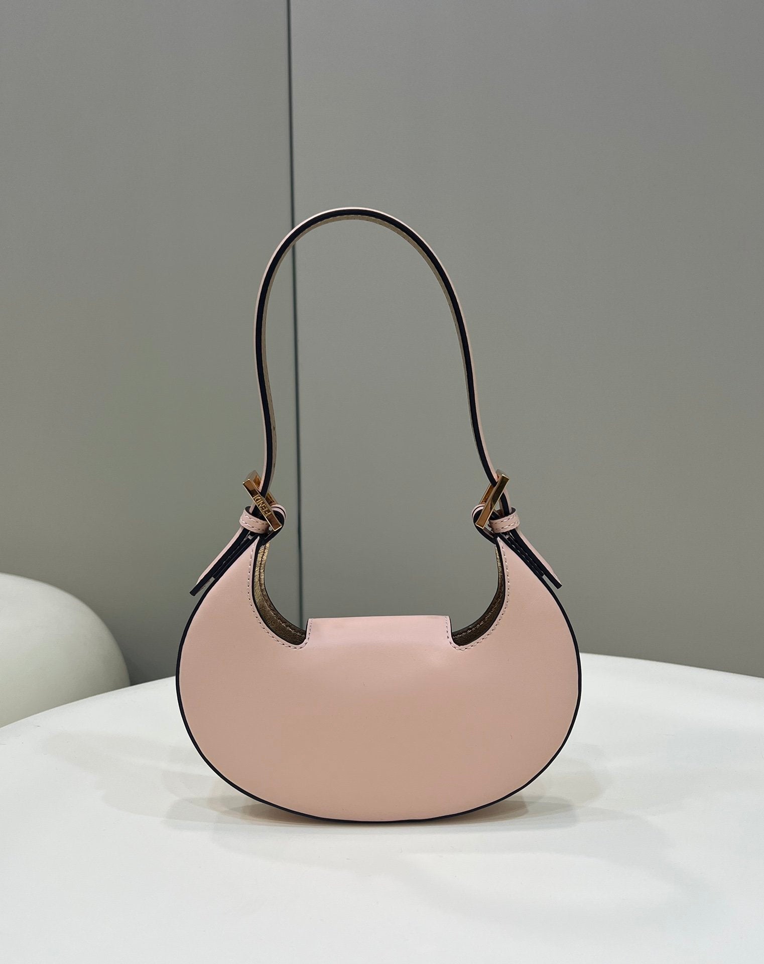 FI Cookie Pale Pink For Women, Women’s Handbags, Shoulder Bags 7.4in/19cm Pink FF 8BS065AAIWF14N1