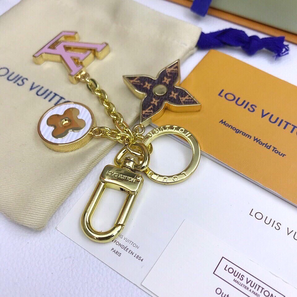BL - High Quality Keychains LUV 016