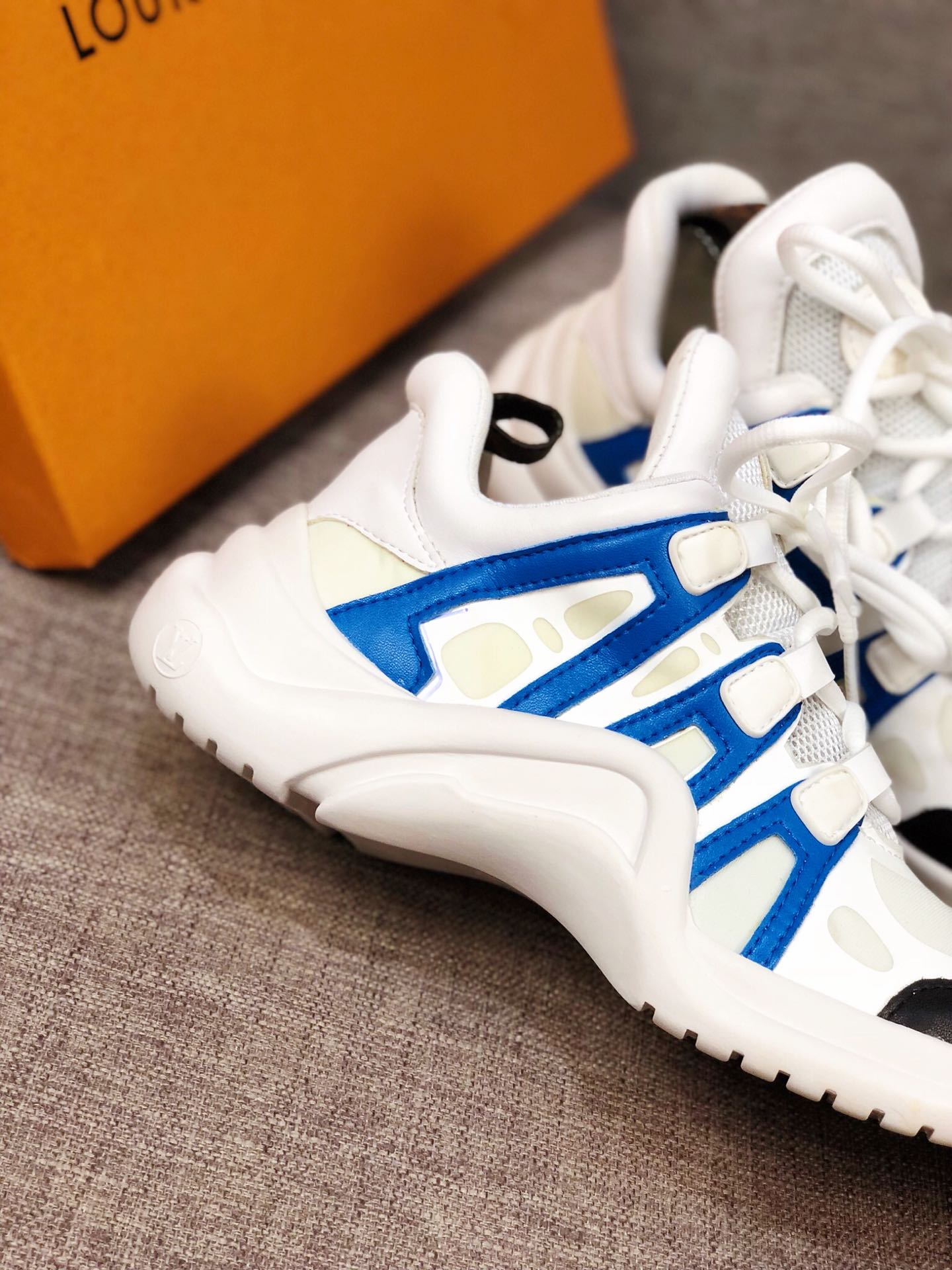 BL - LUV Archlight Blue White Black Sneaker