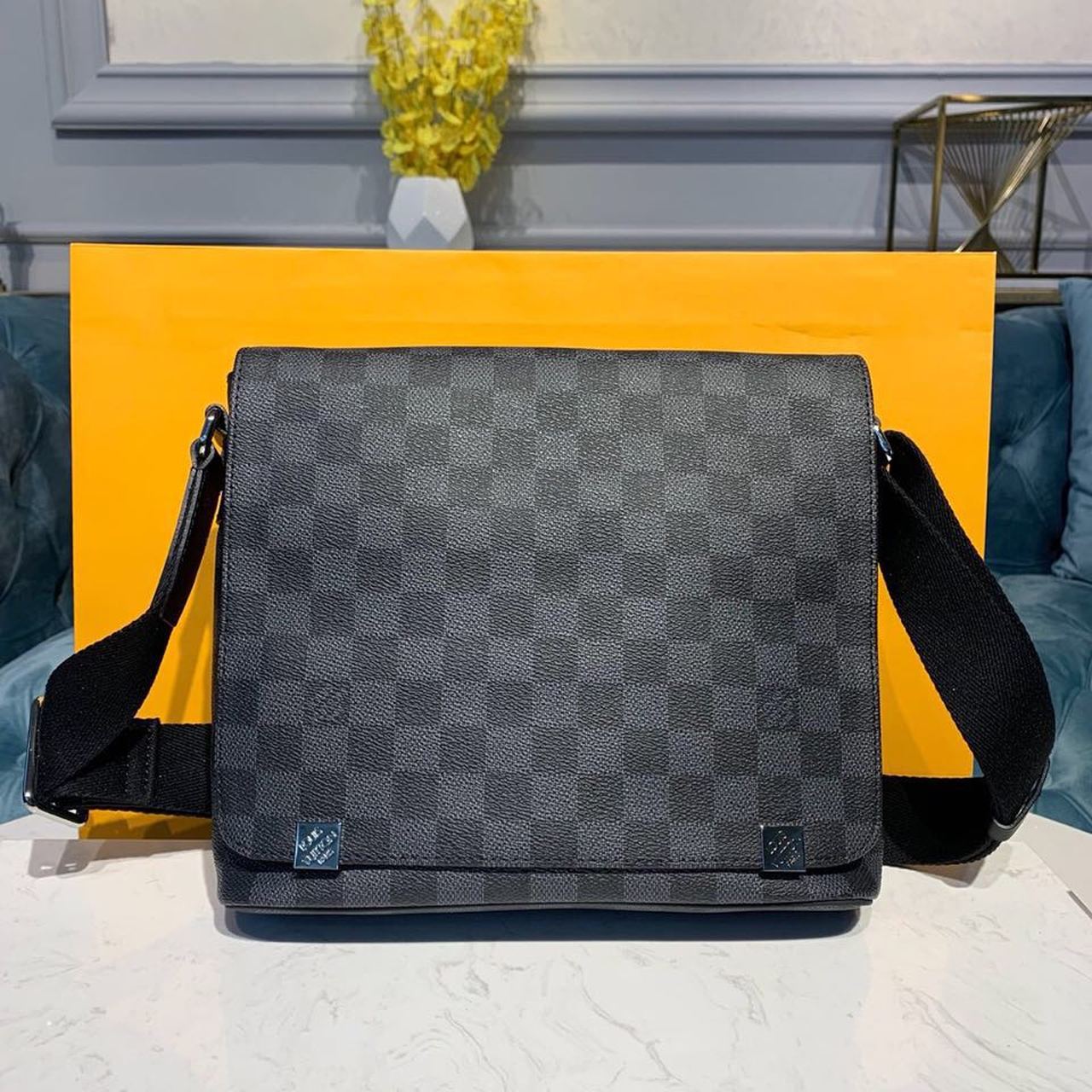 LV District PM Damier Graphite Canvas For Men, Bags, Shoulder And Crossbody Bags 9.8in/25cm LV N41028