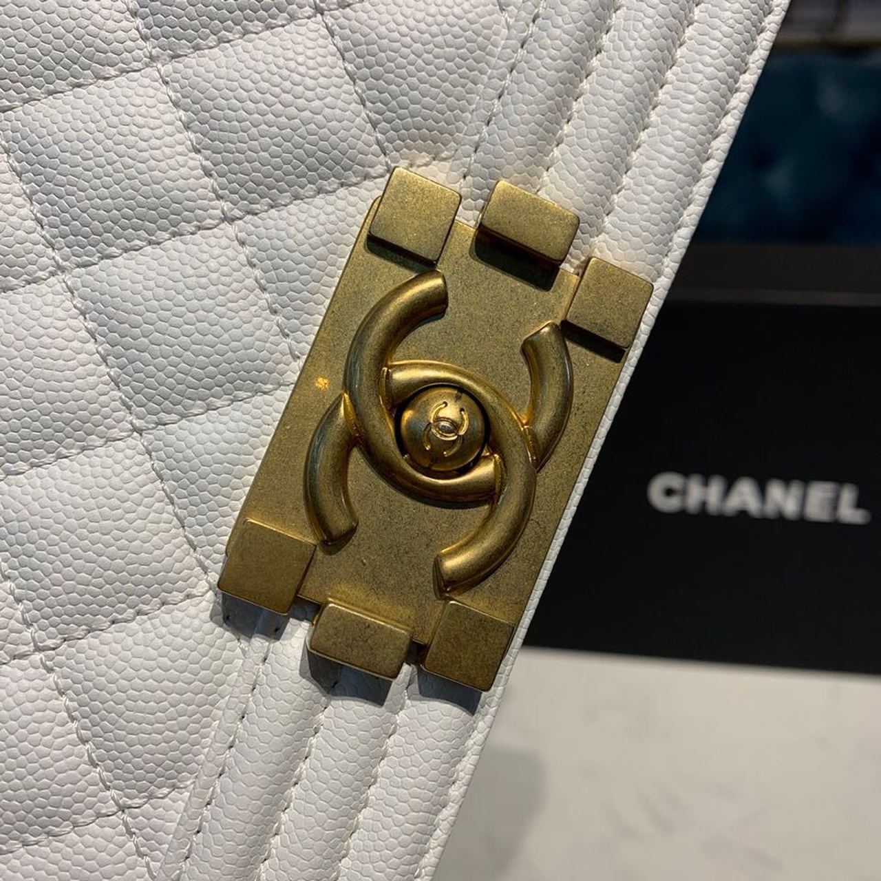 ChanelSmall Boy Handbag White For Women, Women’s Bags, Shoulder And Crossbody Bags 7.8in/20cm A67085