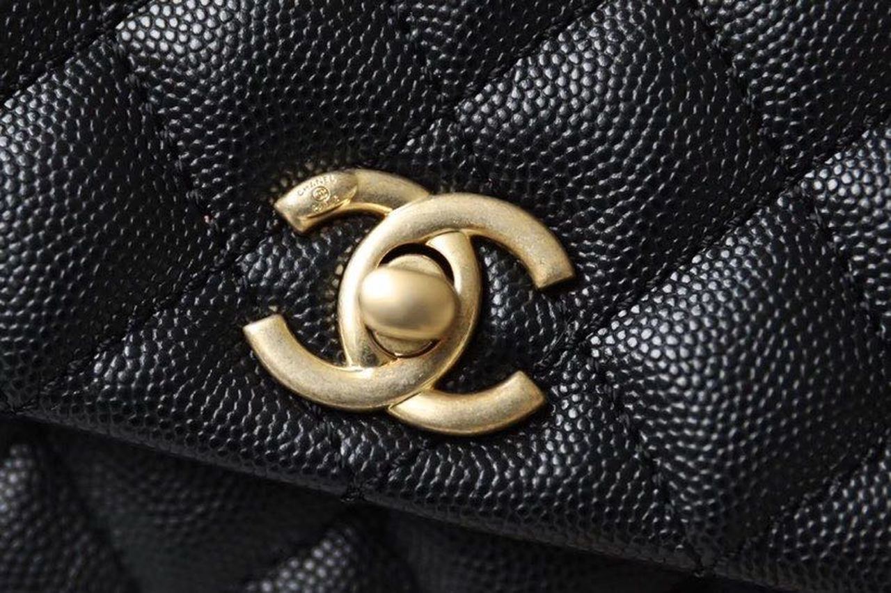 ChanelMedium Flap Bag With Top Handle Black For Women, Women’s Handbags, Shoulder And Crossbody Bags 9in/23cm A92990
