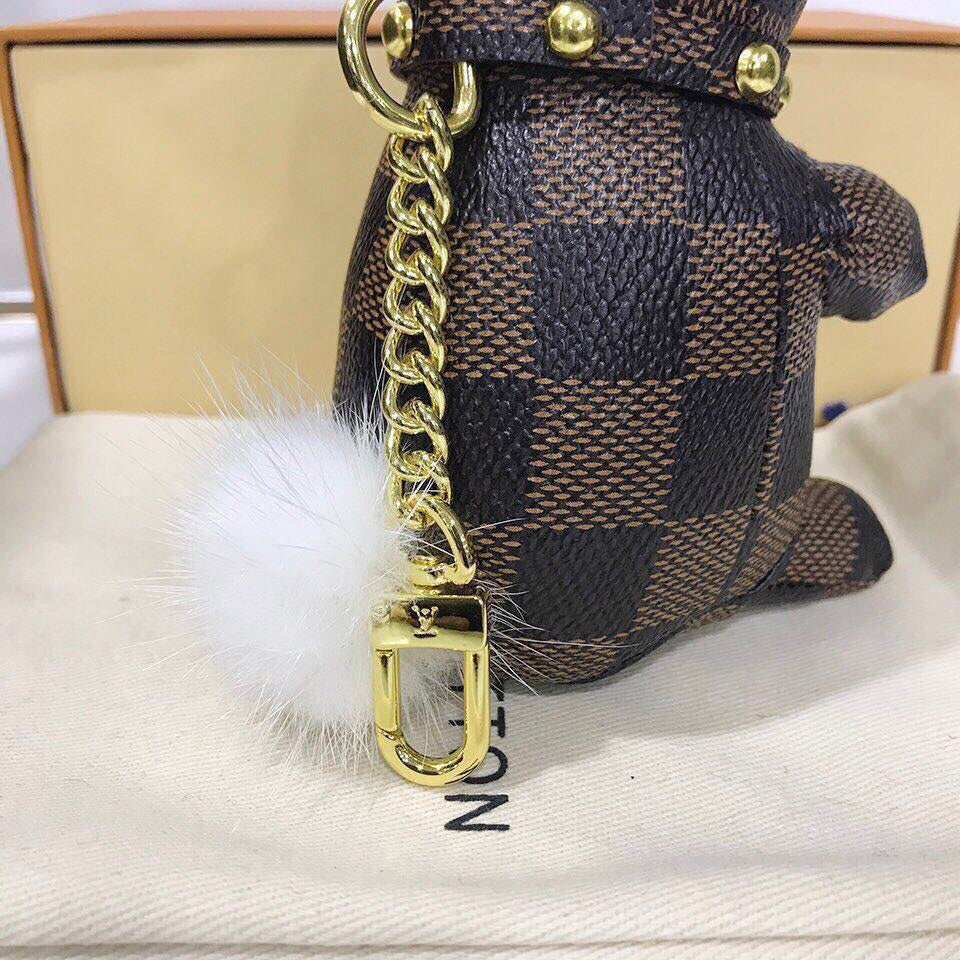 BL -High Quality Keychains LUV 049