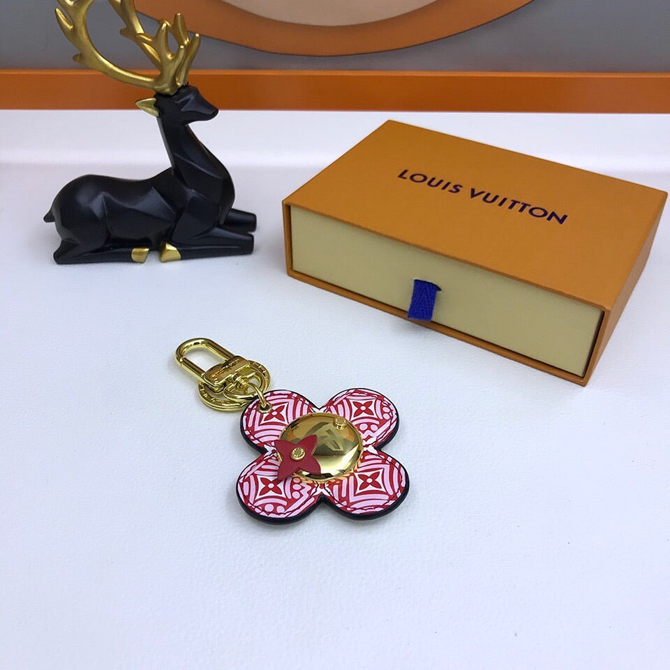 BL - High Quality Keychains LUV 018