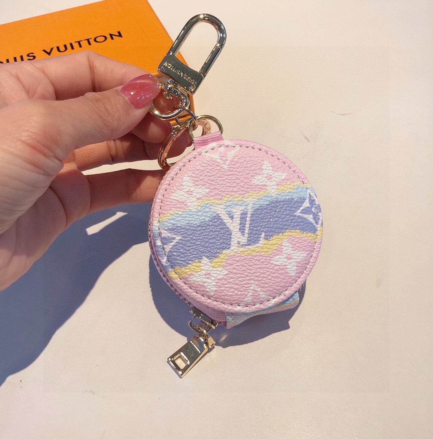 BL -High Quality Keychains LUV 061