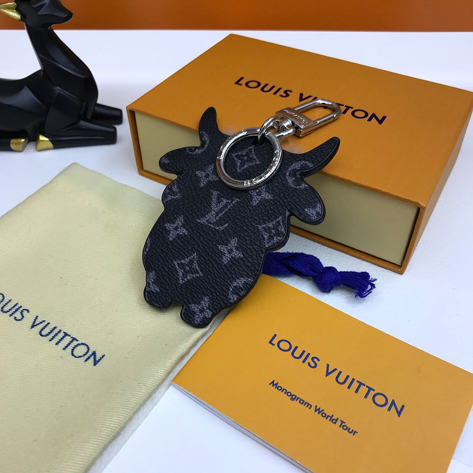 BL -High Quality Keychains LUV 081