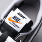 BL - NKE Waffle Black & White