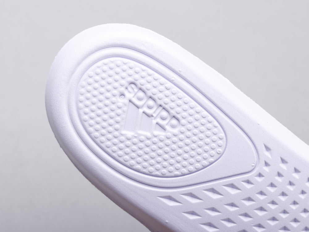 BL - Yzy 700 Magnet Sneaker