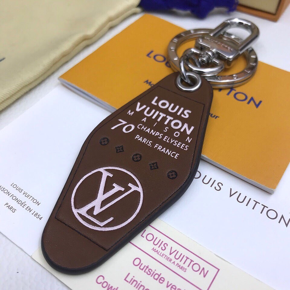 BL - High Quality Keychains LUV 008